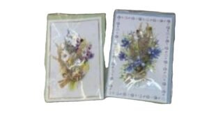 Alternative view of Gift cards with preserved flowers